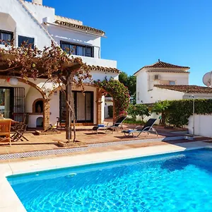https://villa-sitio-de-calahonda.1costadelsol.com